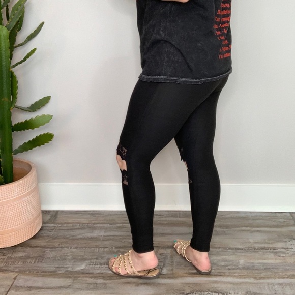 Jet Set Lace Cutout Leggings Black - Picture 3 of 6